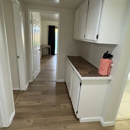 Oasis Hm Near Rancho Vista- Shared Hm Apartment Palmdale Exterior photo
