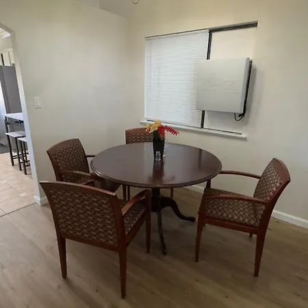 Oasis Hm Near Rancho Vista- Shared Hm Apartment Palmdale Exterior photo