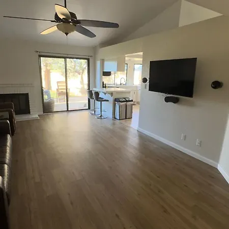 Oasis Hm Near Rancho Vista- Shared Hm Apartment Palmdale Exterior photo