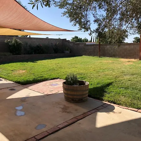 Oasis Hm Near Rancho Vista- Shared Hm Apartment Palmdale Exterior photo